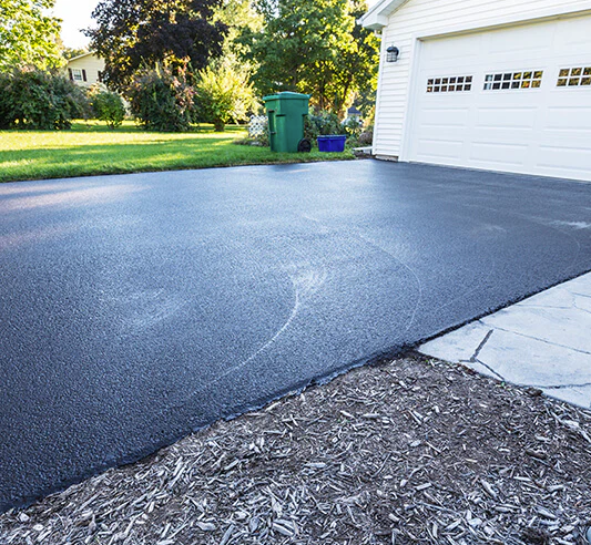 What is the Best Temperature to Seal a Driveway with Liquid Rubber?