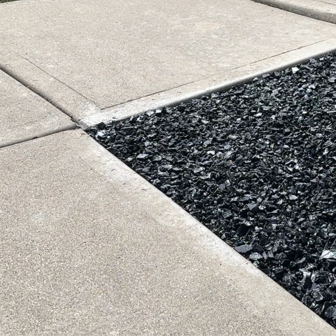 Mulch glue secure mulch rocks and gravel easily liquid rubber